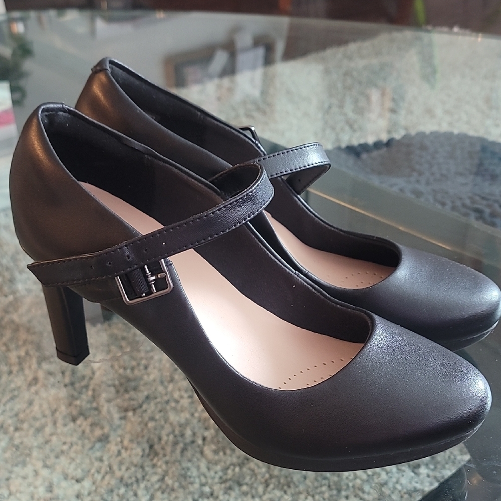Clarks Black Mary Jane Heels